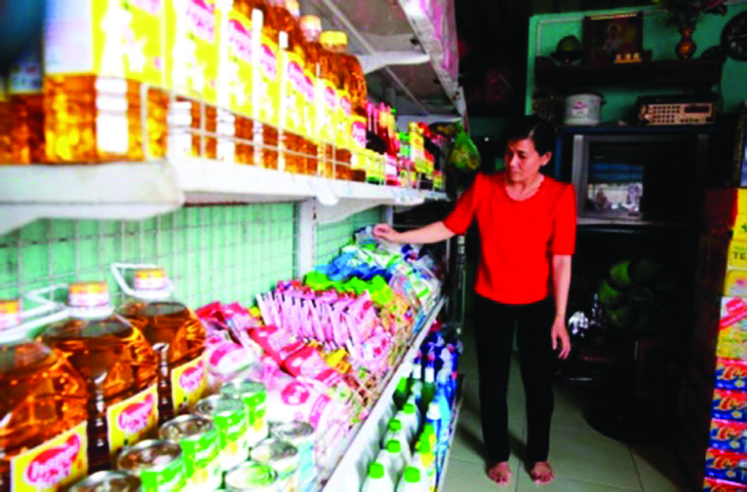 Tiệm tạp hóa của chị Lan Đài từ nguồn vốn hỗ trợ của Quỹ Vì Người nghèo huyện Bình Chánh