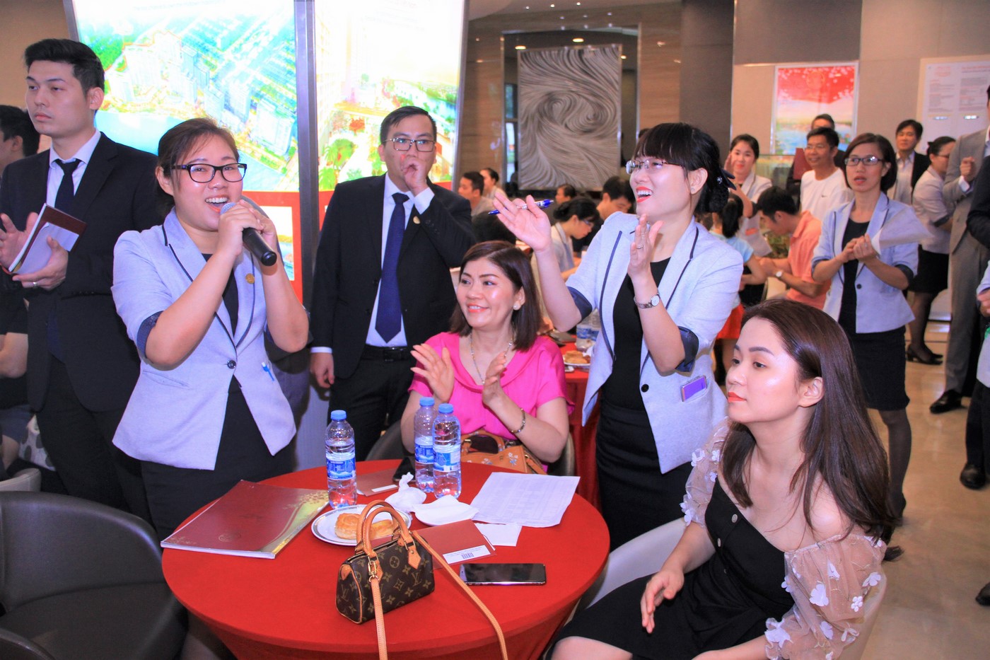 Mãi lực căn hộ “view sông” cao, nhưng Phú Mỹ Hưng vẫn không vội bán?