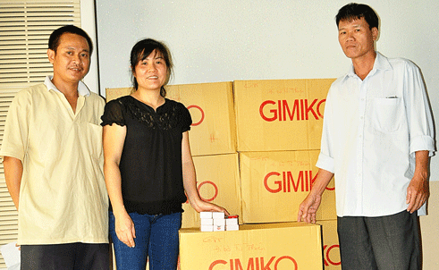 Tiếp nhận 100 đồng hồ Gimiko tặng người nghèo