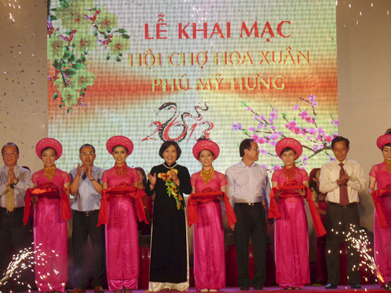 Khai mạc Hội Chợ Hoa Xuân Phú Mỹ Hưng Xuân Quý Tỵ năm 2013
