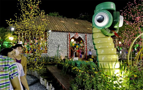 Đem… rác tới trưng bày ở Hội Chợ Hoa Xuân