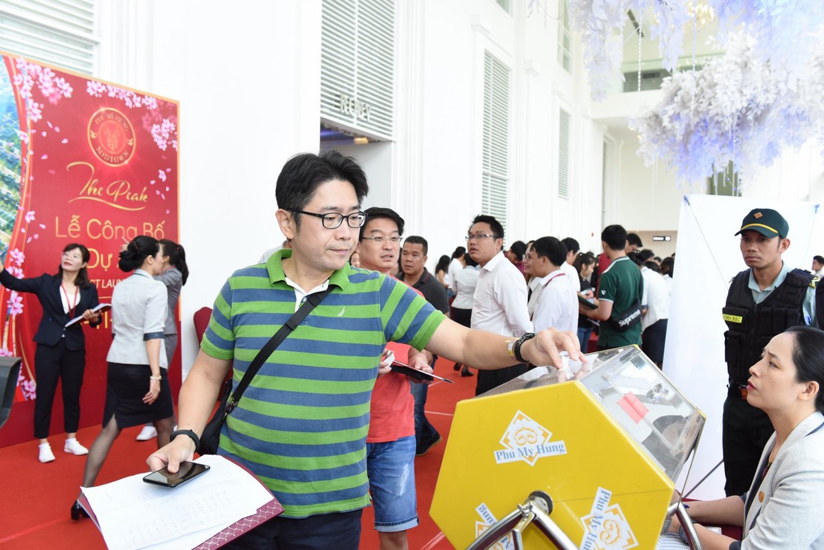 Khắt khe chọn chủ sở hữu, THE PEAK vẫn hút khách | FBNC