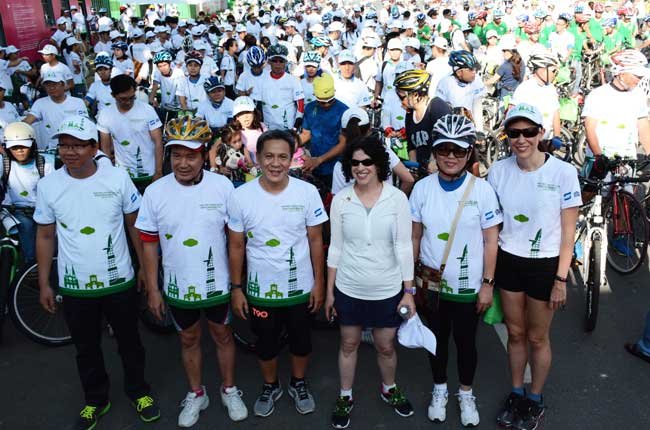 Hơn 500 người cùng đạp xe vì môi trường xanh