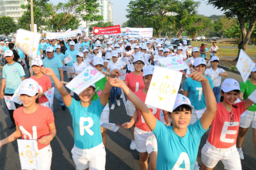 14.000 người đi bộ từ thiện vì người nghèo