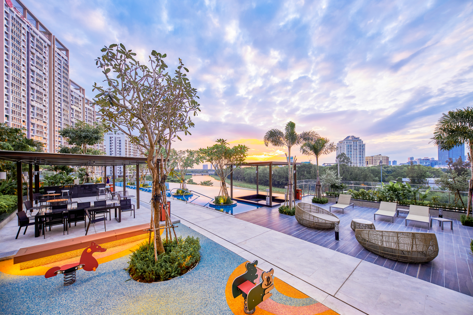 Ngắm ánh hoàng hôn “trên đỉnh cao” The Peak Phú Mỹ Hưng Midtown