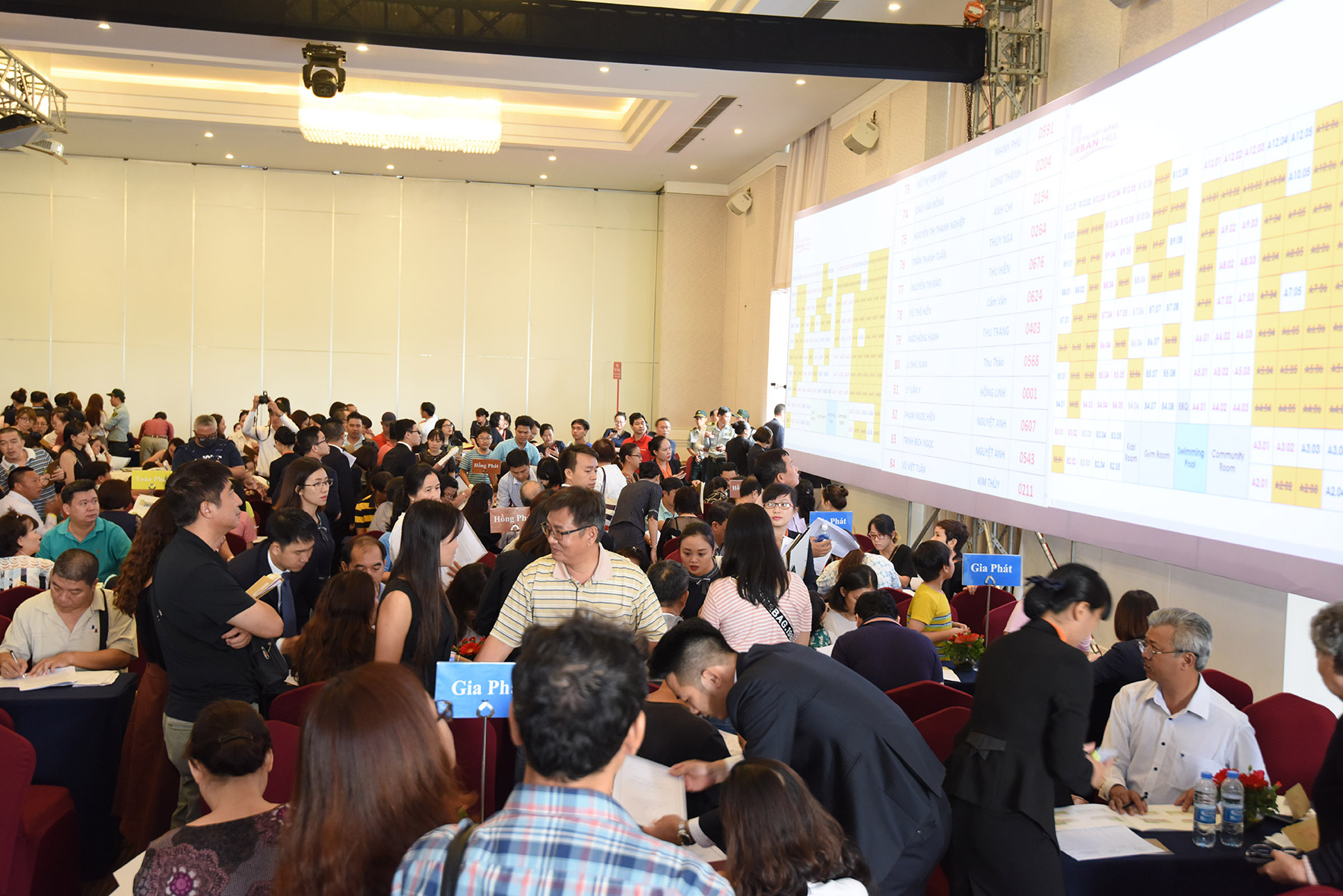 Khách ngoại quan tâm mua nhà Phú Mỹ Hưng