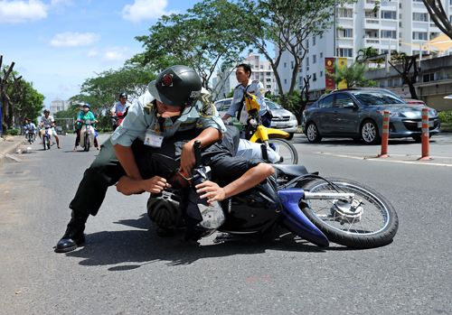 ton-hang-trieu-dola-cho-dich-vu-an-ninh-o-pho-nha-giau-4