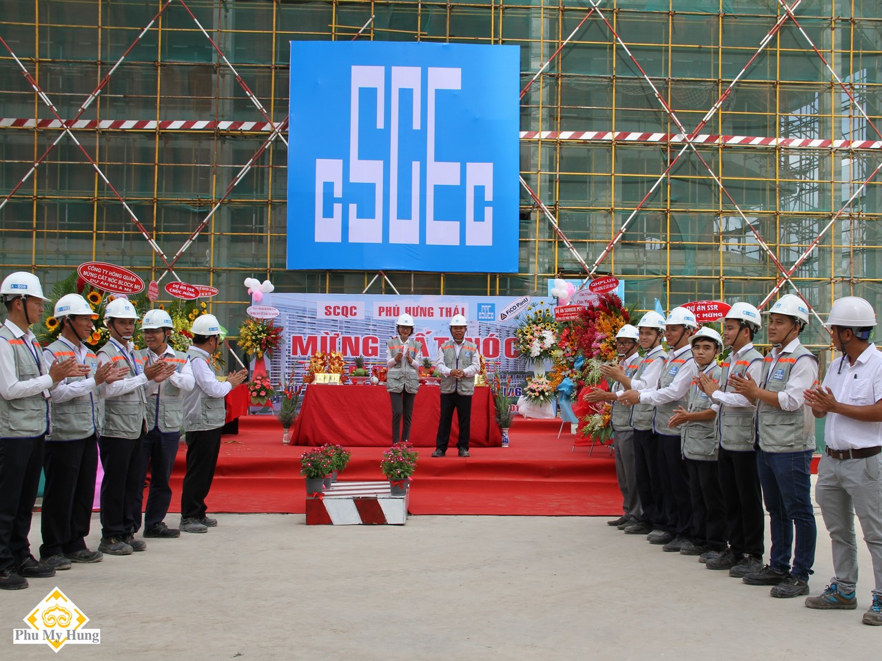 The roof sealing ceremony of Phu My Hung Midtown – The Grande