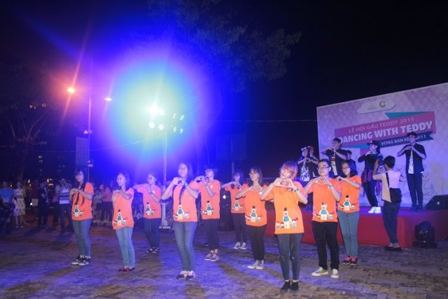 Bán kết Dancing With Teddy – Tiếp lửa đam mê