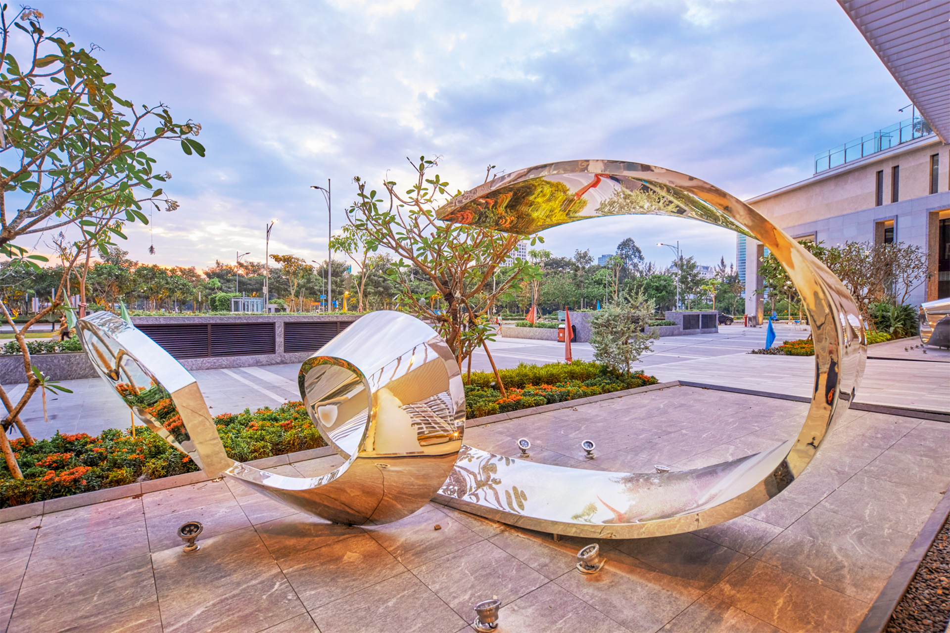 Ngắm biểu tượng cực art tại The Peak