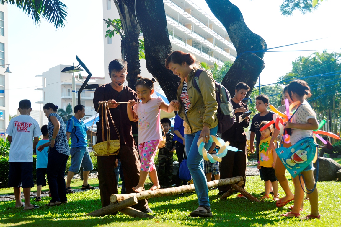 phu_nu_8_phu_my_hung_huong_toi_tra_em_lan_7_hoat_dong
