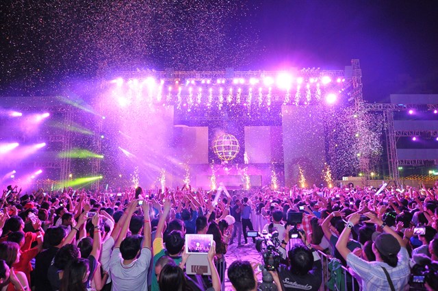 Đại tiệc âm nhạc chào năm mới 2016