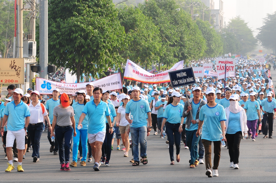 sang_24-01-2015_hon_14.000_nguoi_da_tham_gia_chuong_trinh_di_bo_tu_thien_lawrence_s._ting_lan_10_tai_khu_do_thi_phu_my_hung