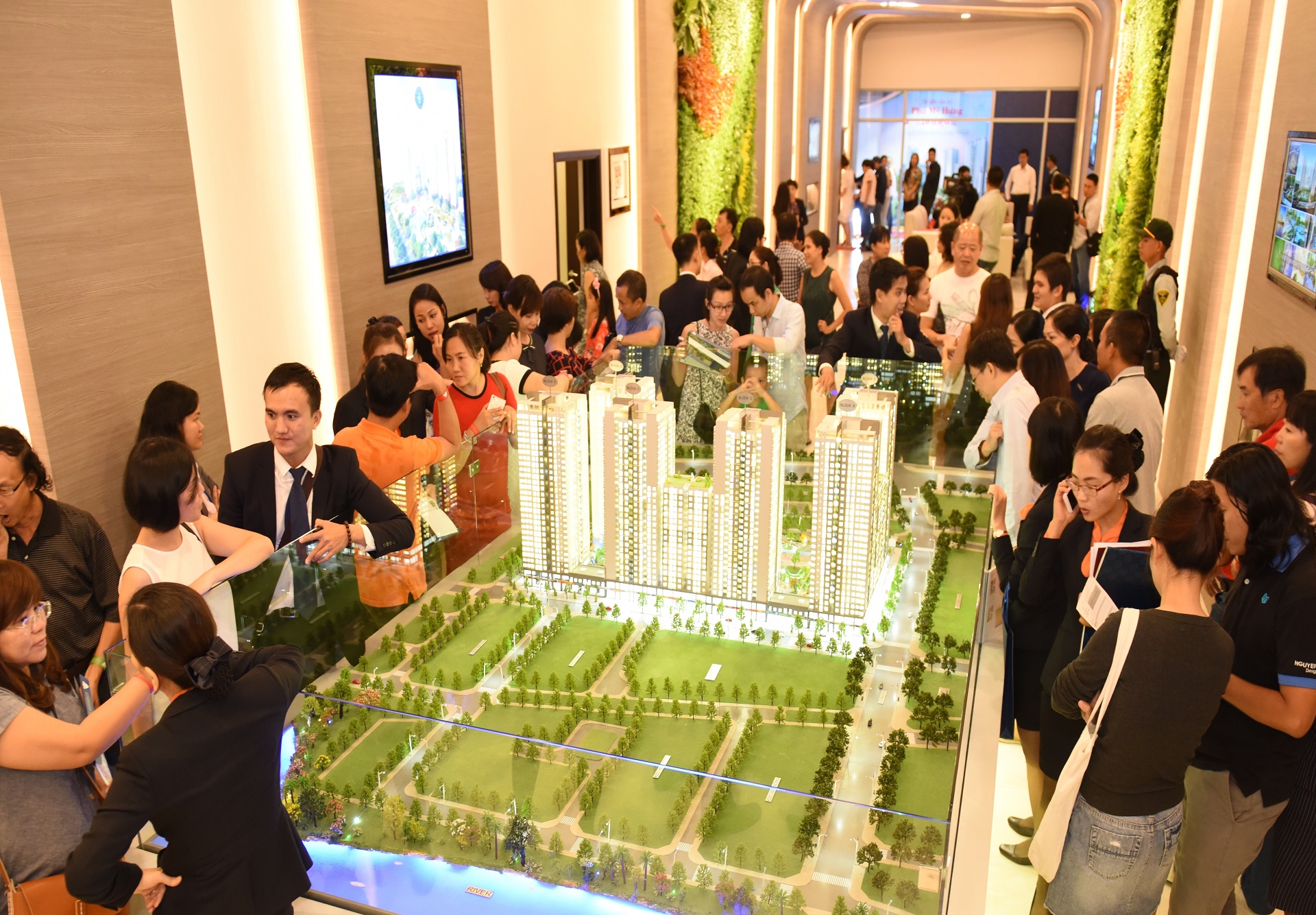Phu My Hung promises same quality despite lower-price segment of new project