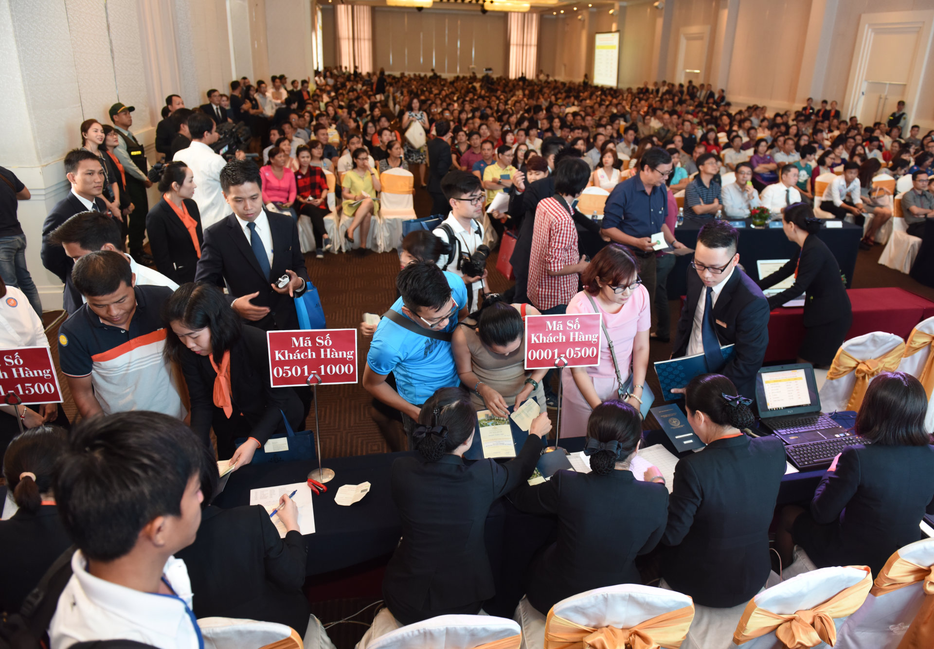 Tìm lời giải cho hiện tượng 1.000 người xếp hàng mua căn hộ Saigon South Residences